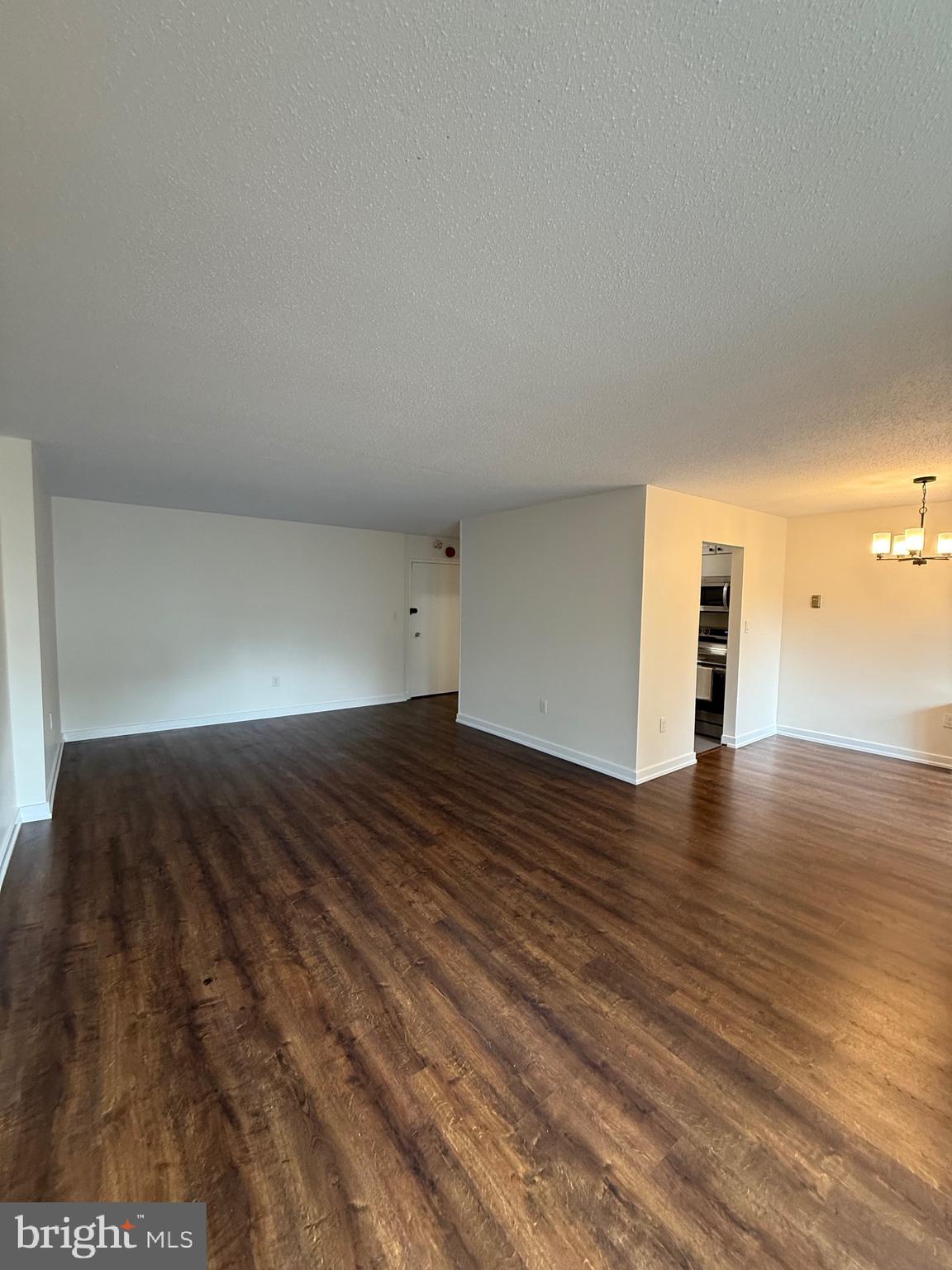 LAKESIDE TERRACE - Residential