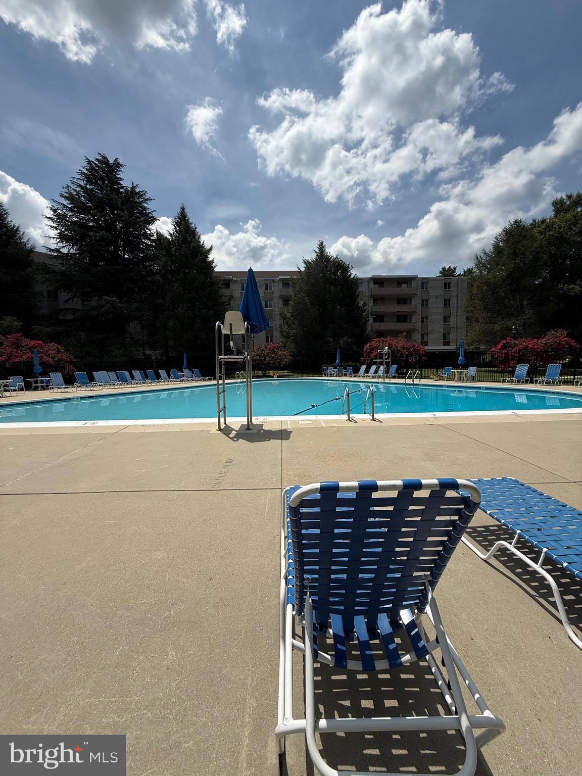 LAKESIDE TERRACE - Residential