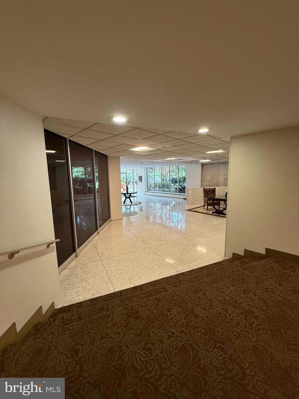 LAKESIDE TERRACE - Residential