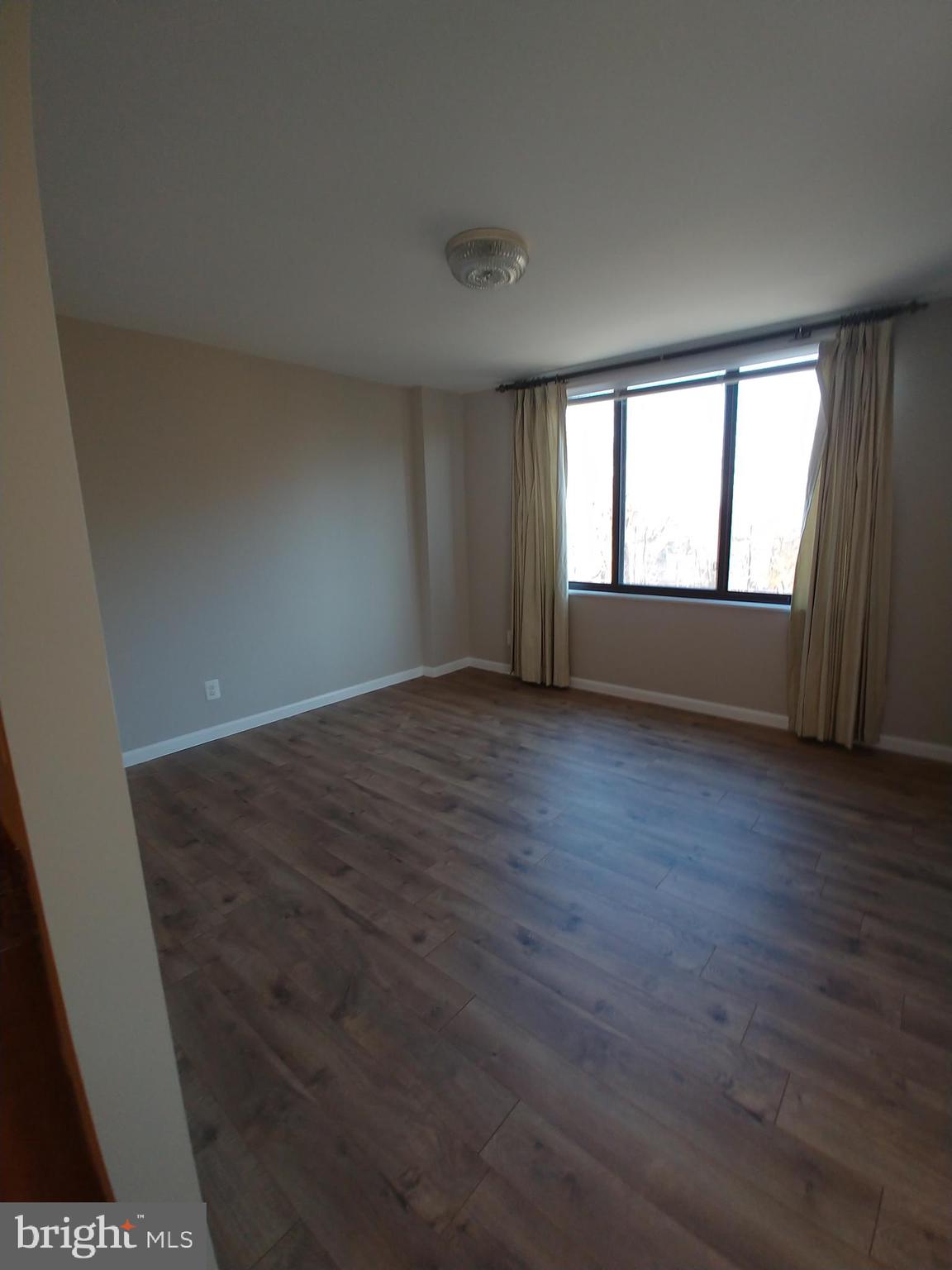 PROMENADE TOWERS - Residential Lease