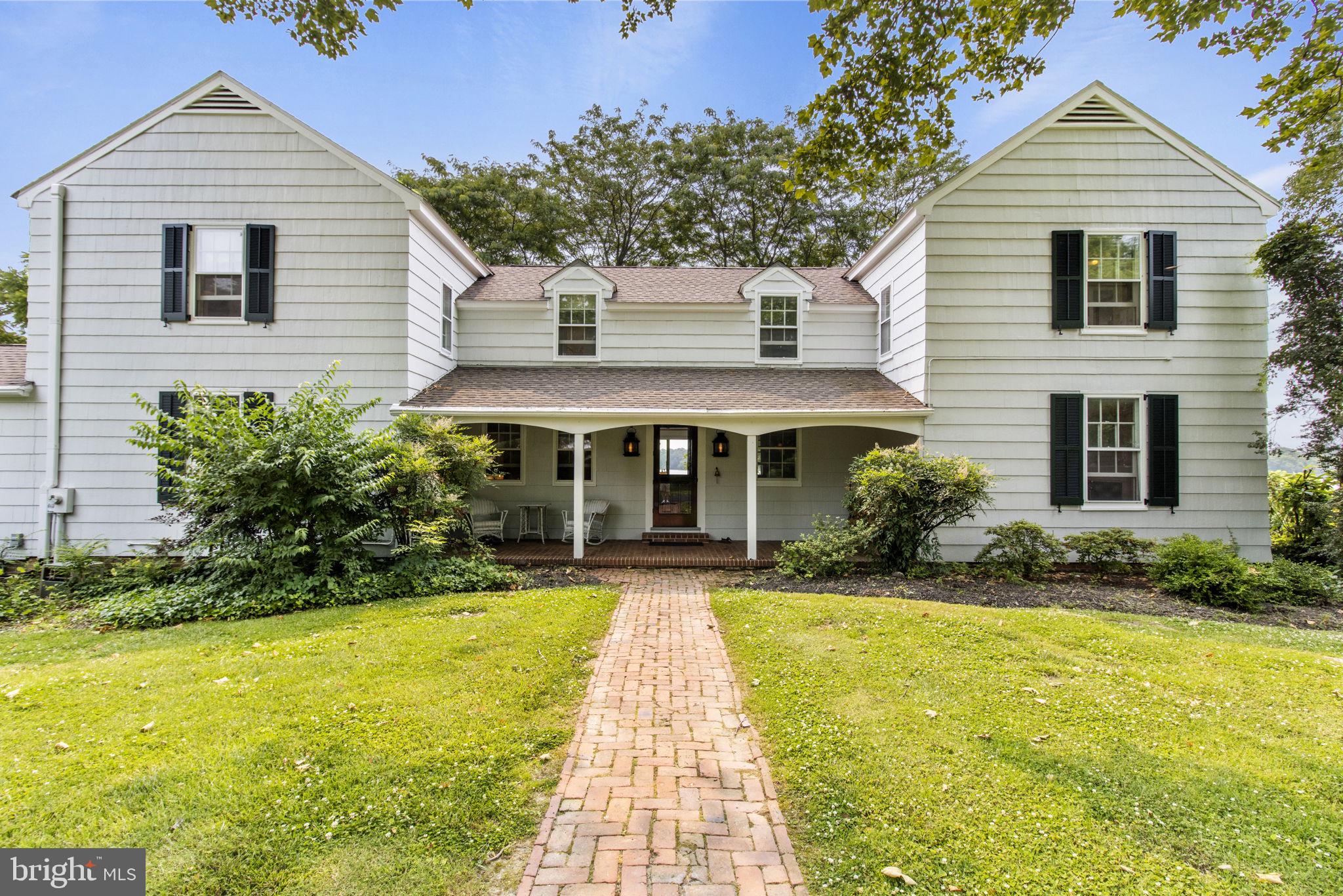BOLINGBROKE - Residential Lease
