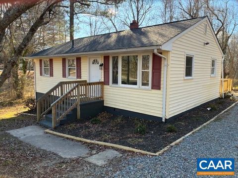 Homes For Sale - 206 Mcdonald St St<br/> LOUISA, VA 23093