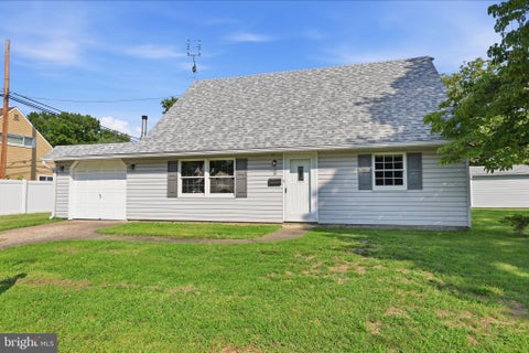 Homes For Sale - 2 Timothy Lane<br/> LEVITTOWN, PA 19054