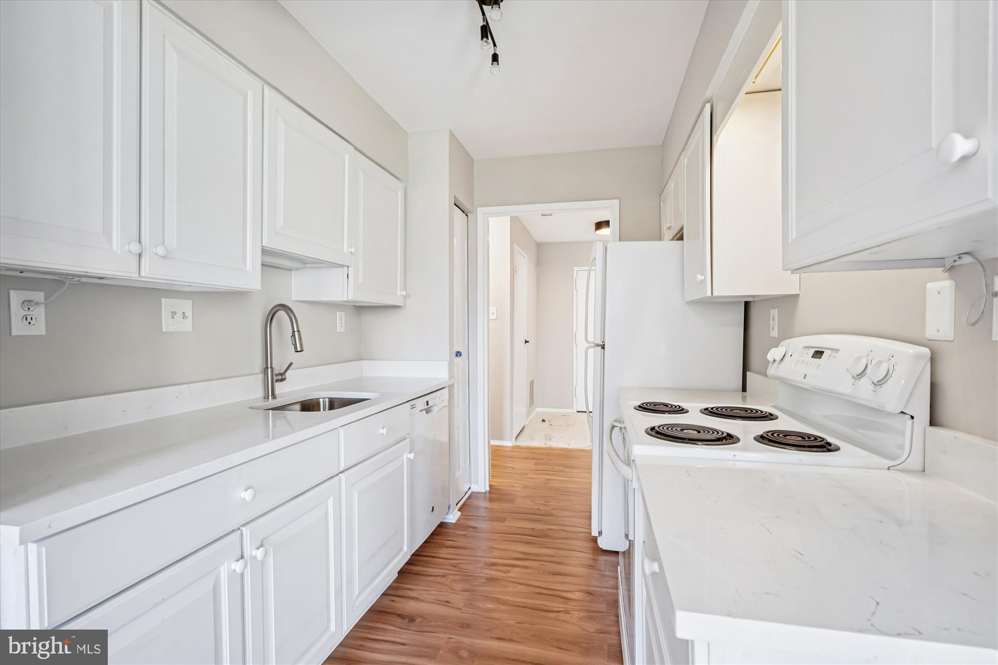 TREEBROOKE CONDOMINIUM - Residential