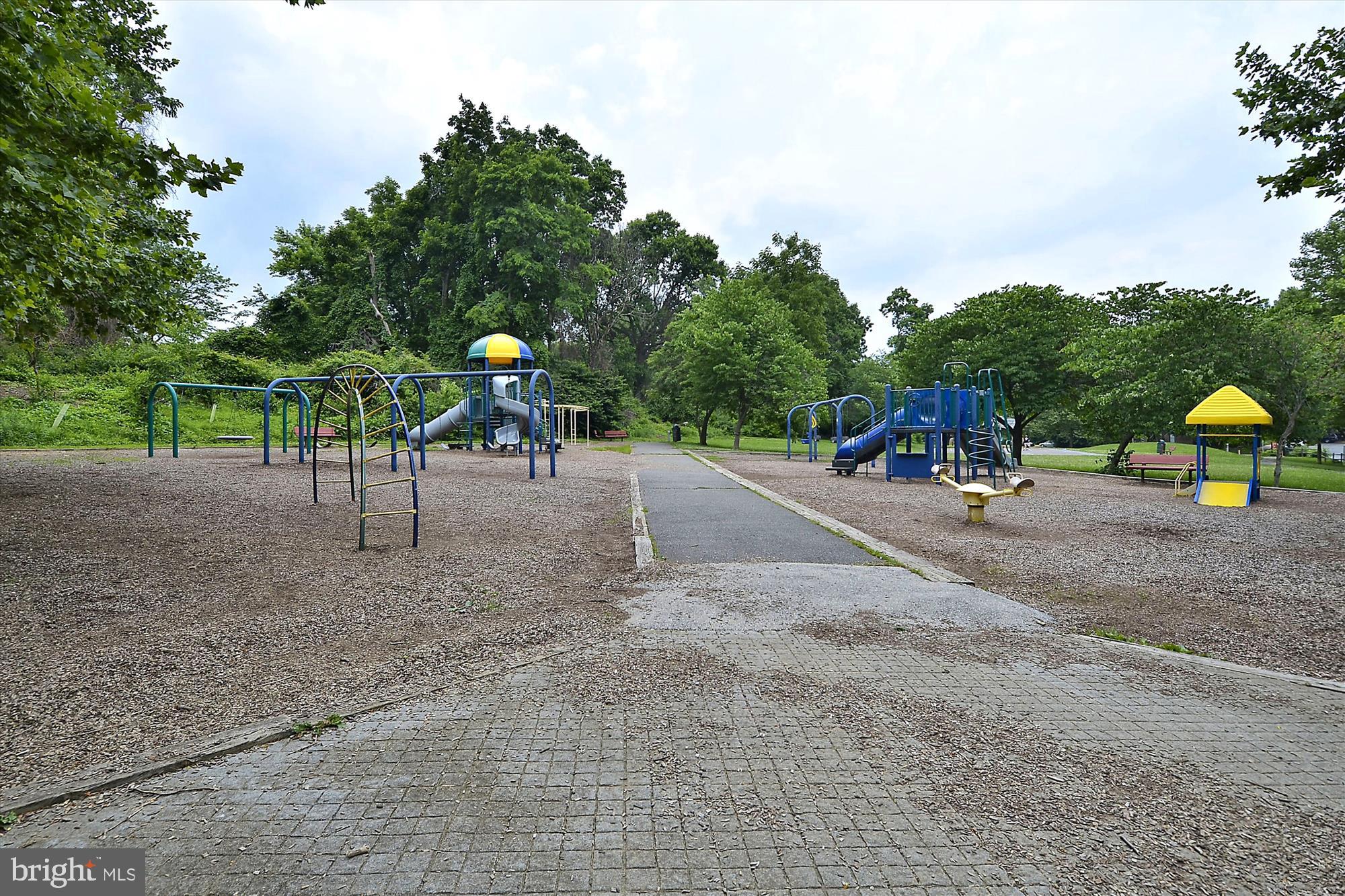 TREEBROOKE CONDOMINIUM - Residential