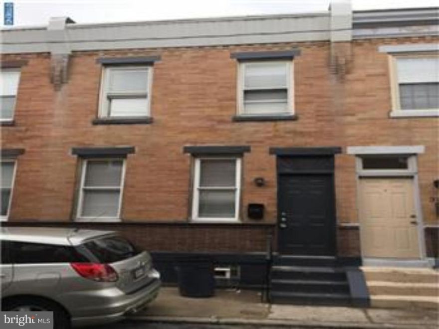 Nice 3br 1.5 bth on quiet block with rear yard and finished basement.
