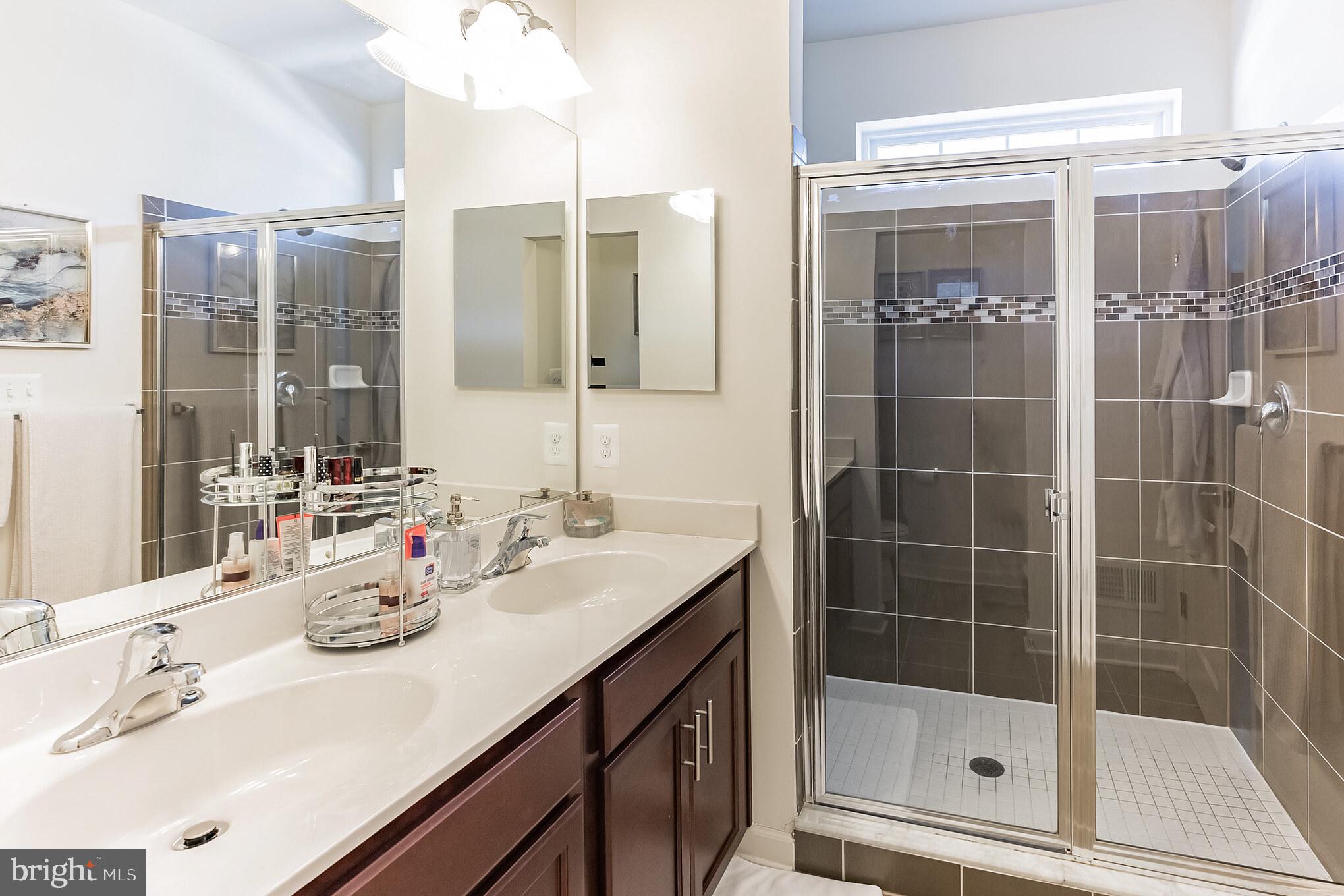 WOOD GLEN - Residential Lease