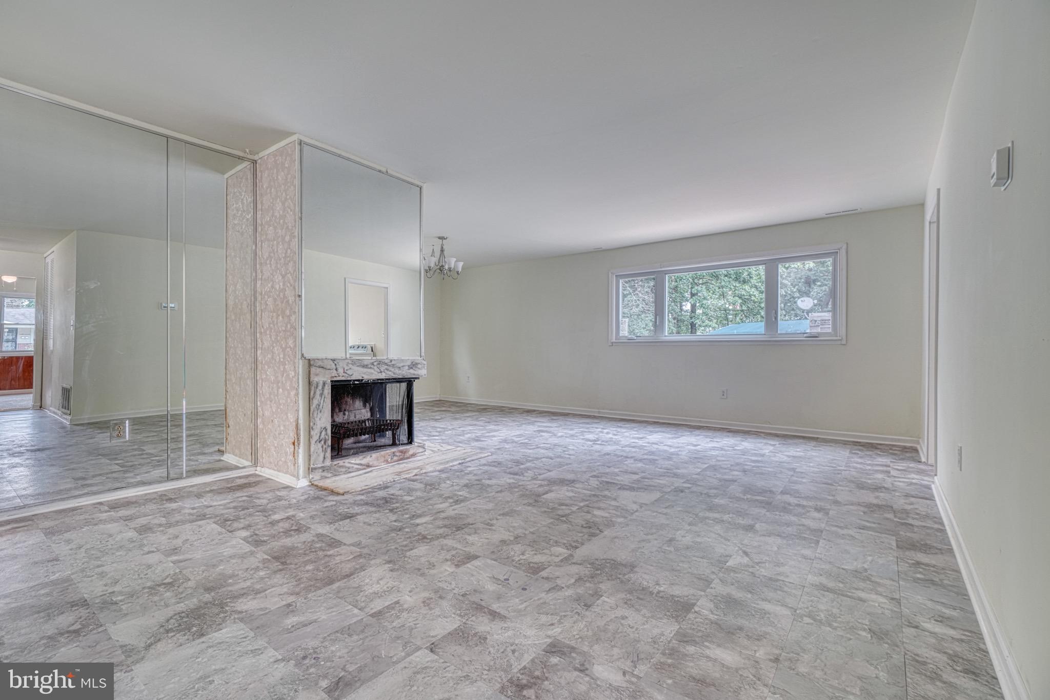 CHADWICK MANOR - Residential