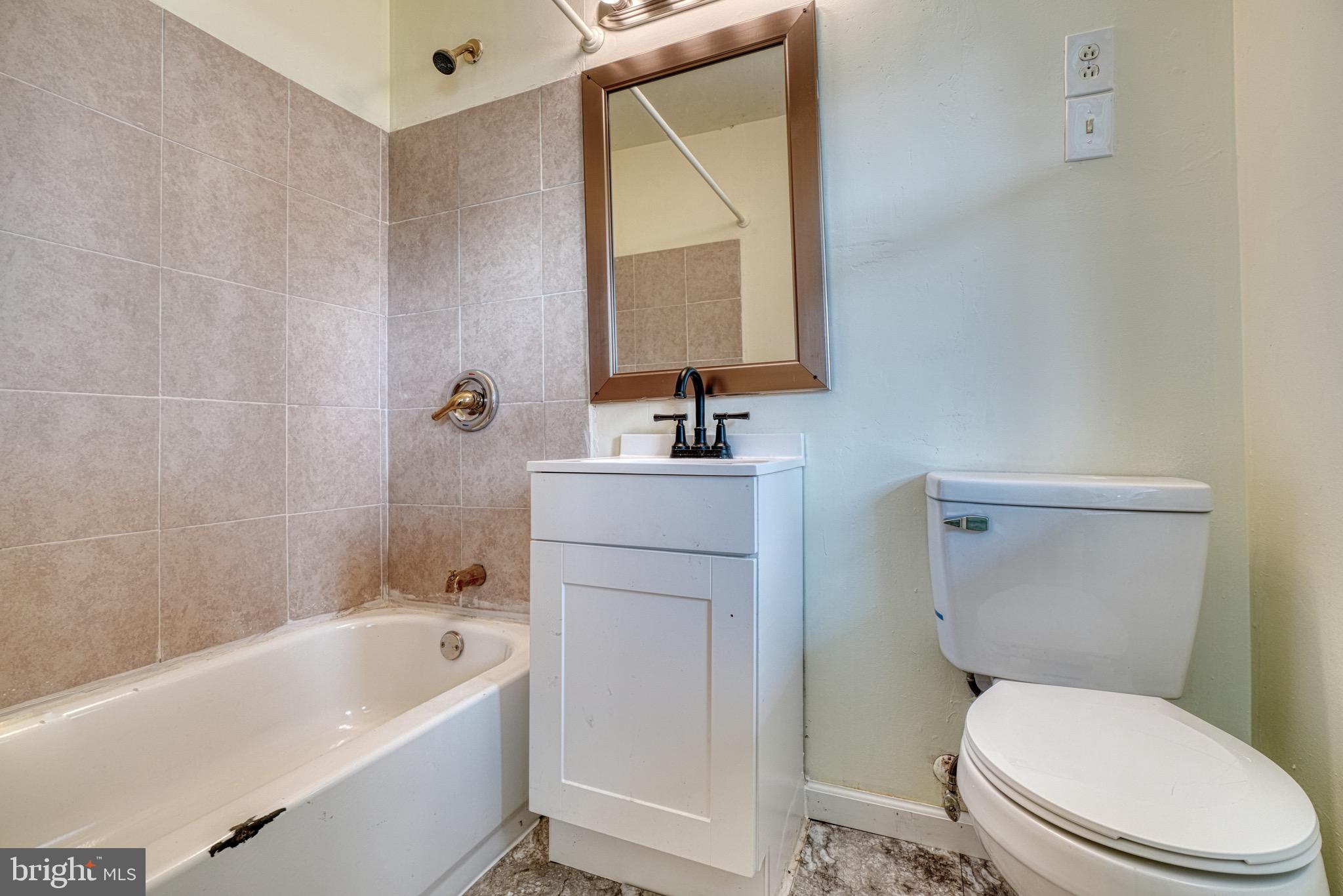 CHADWICK MANOR - Residential