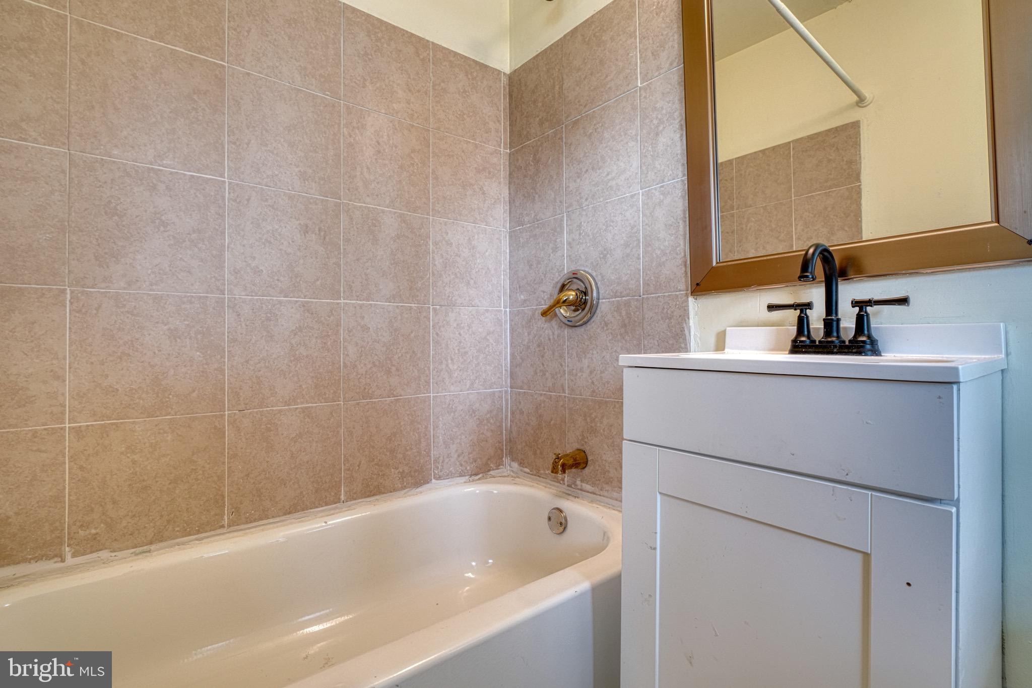 CHADWICK MANOR - Residential