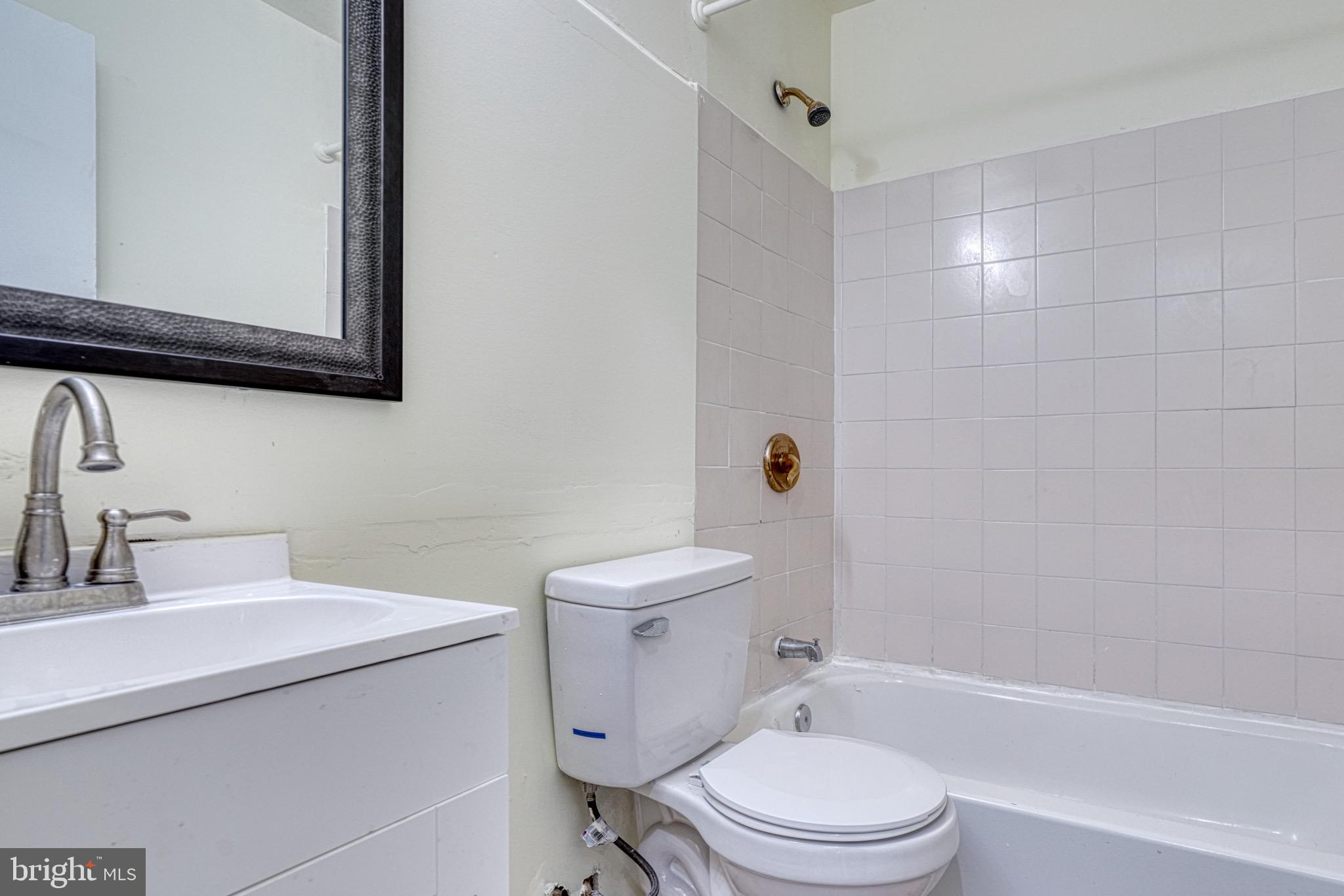 CHADWICK MANOR - Residential