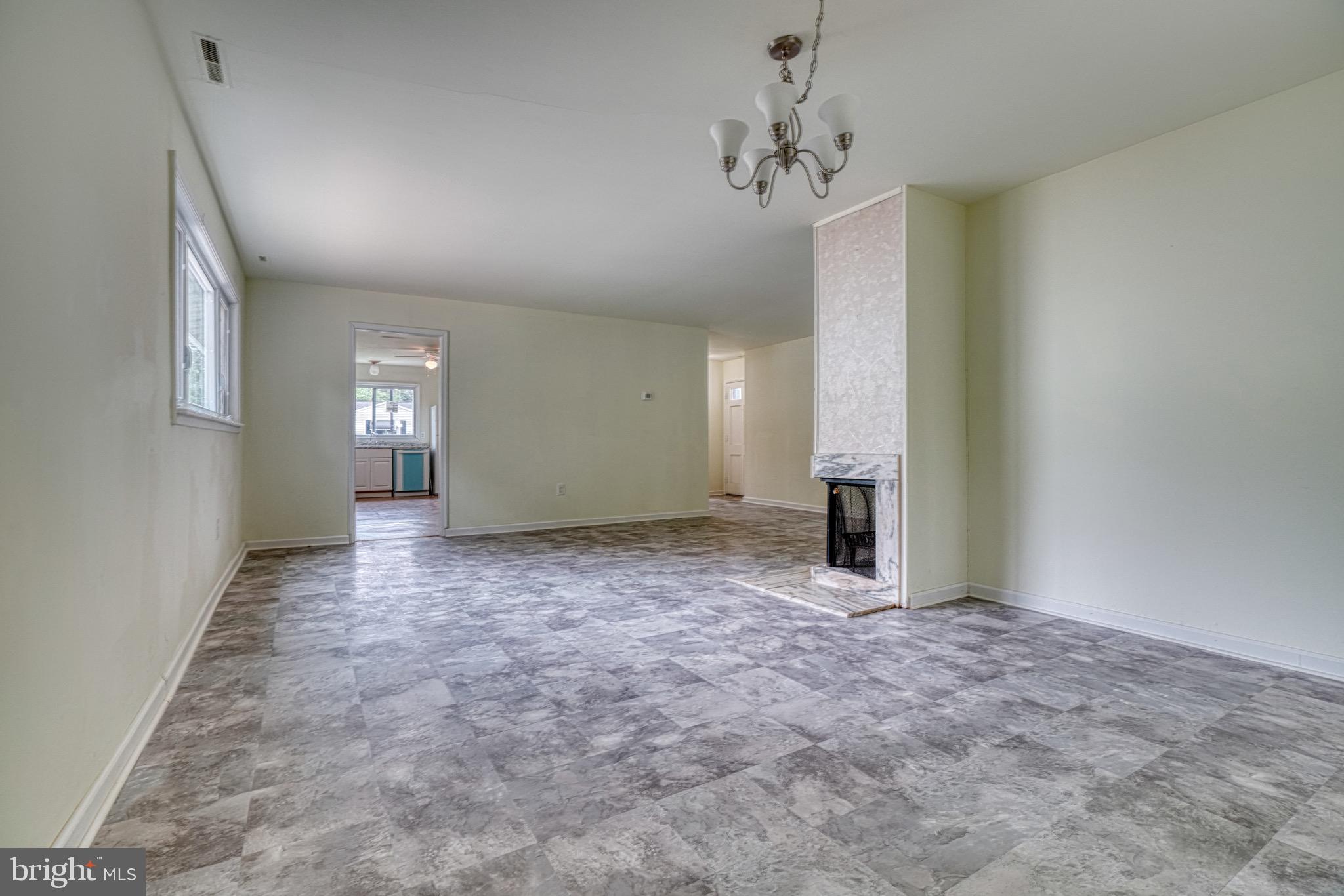 CHADWICK MANOR - Residential