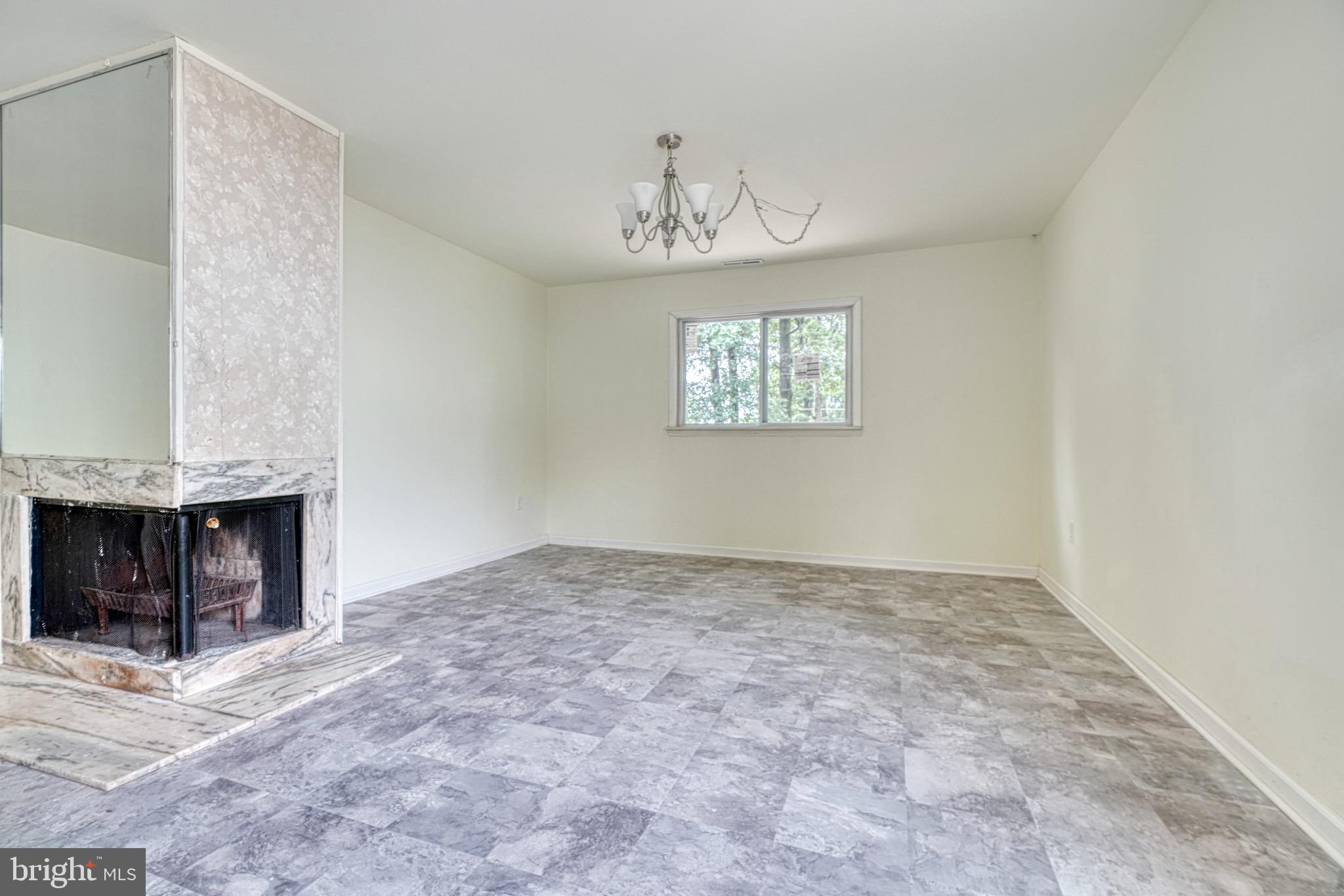 CHADWICK MANOR - Residential