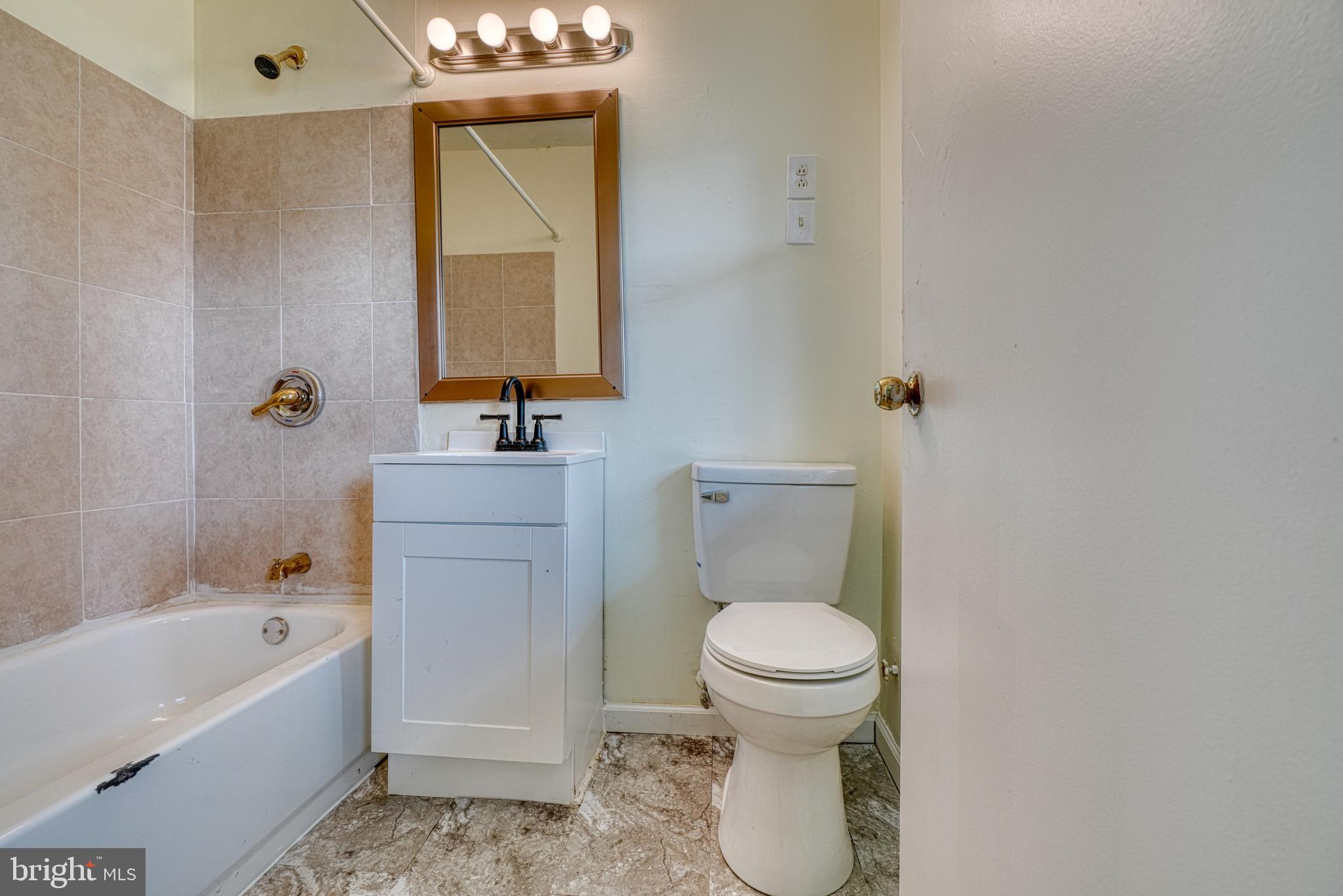 CHADWICK MANOR - Residential