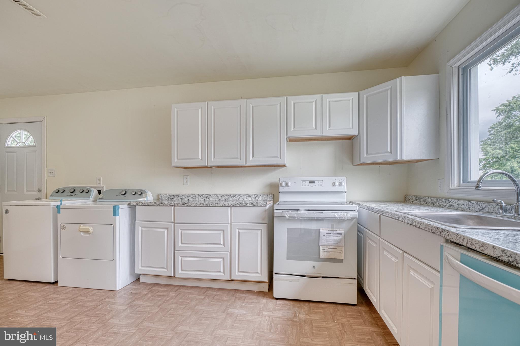 CHADWICK MANOR - Residential