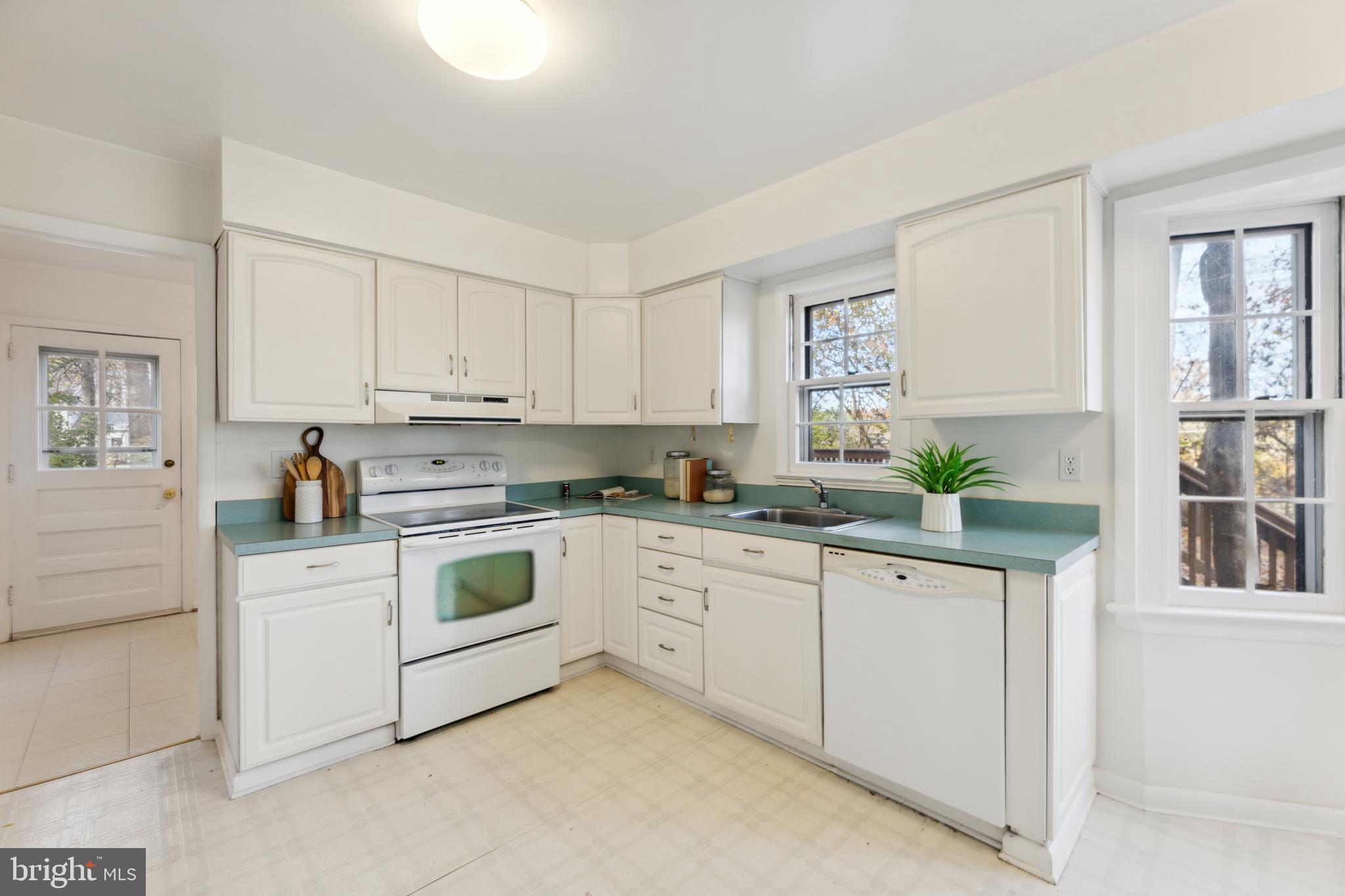 REGENCY ESTATES - Residential