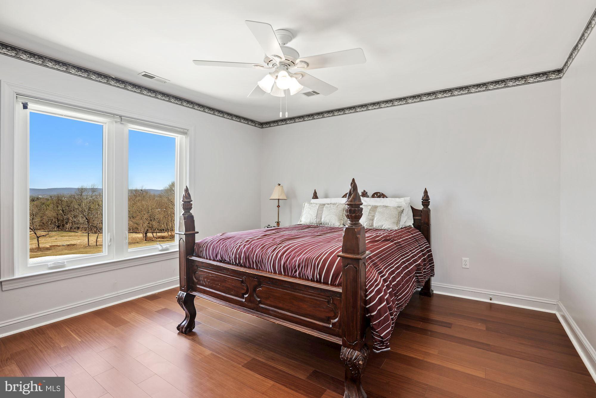 BEACON HILL - Residential