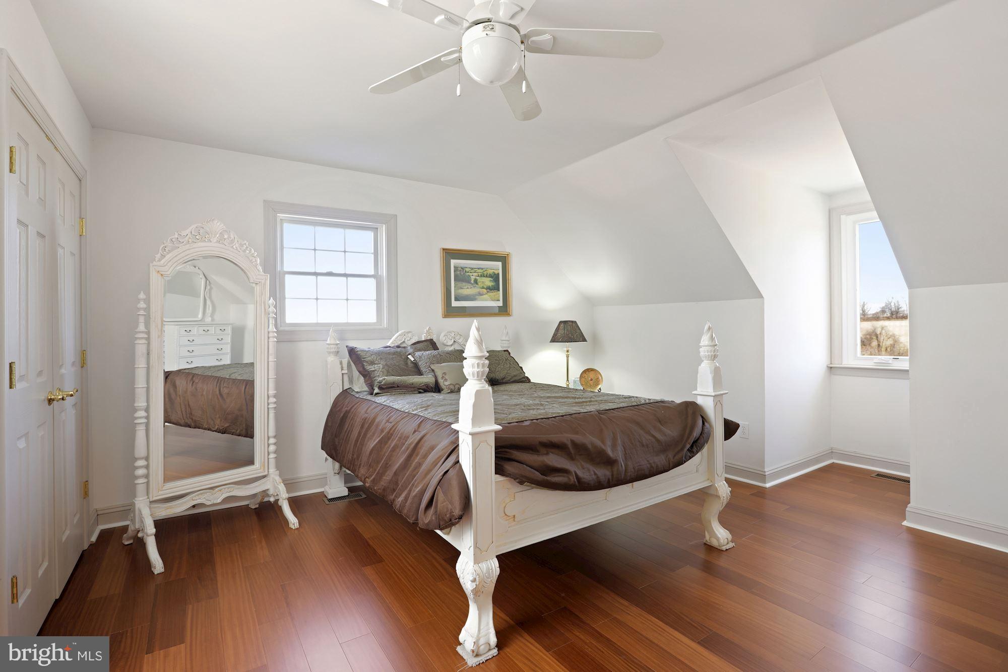 BEACON HILL - Residential