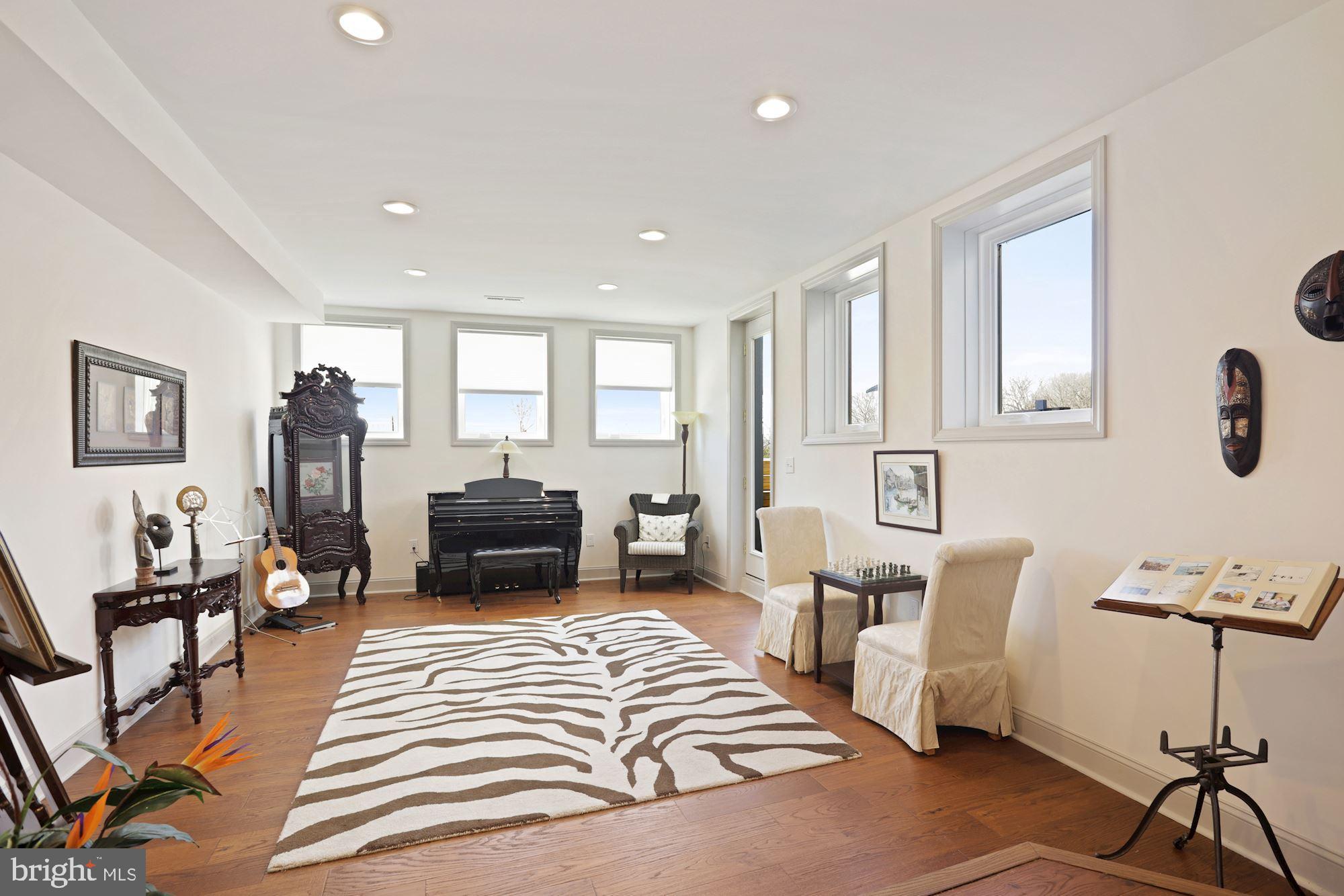 BEACON HILL - Residential