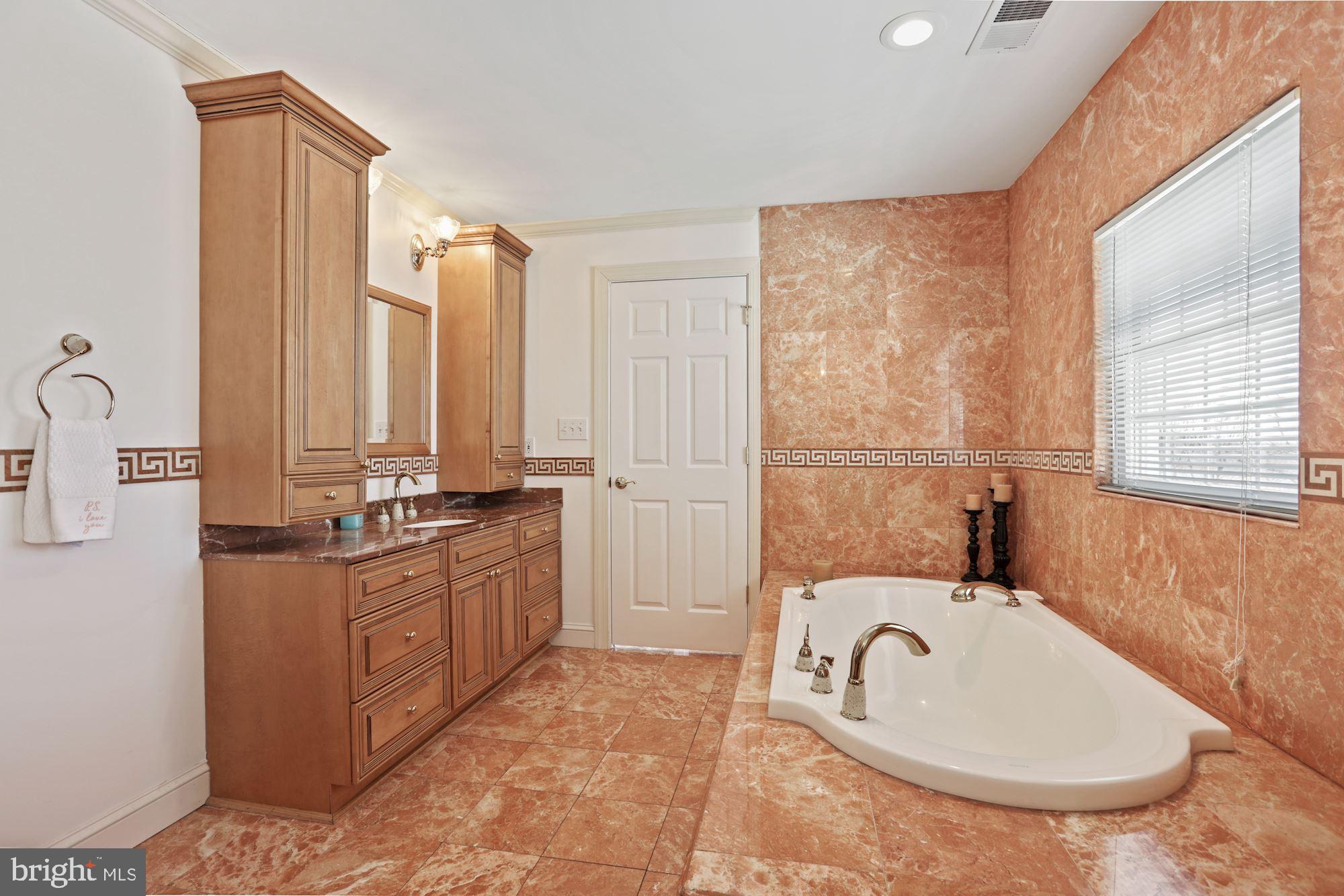 BEACON HILL - Residential