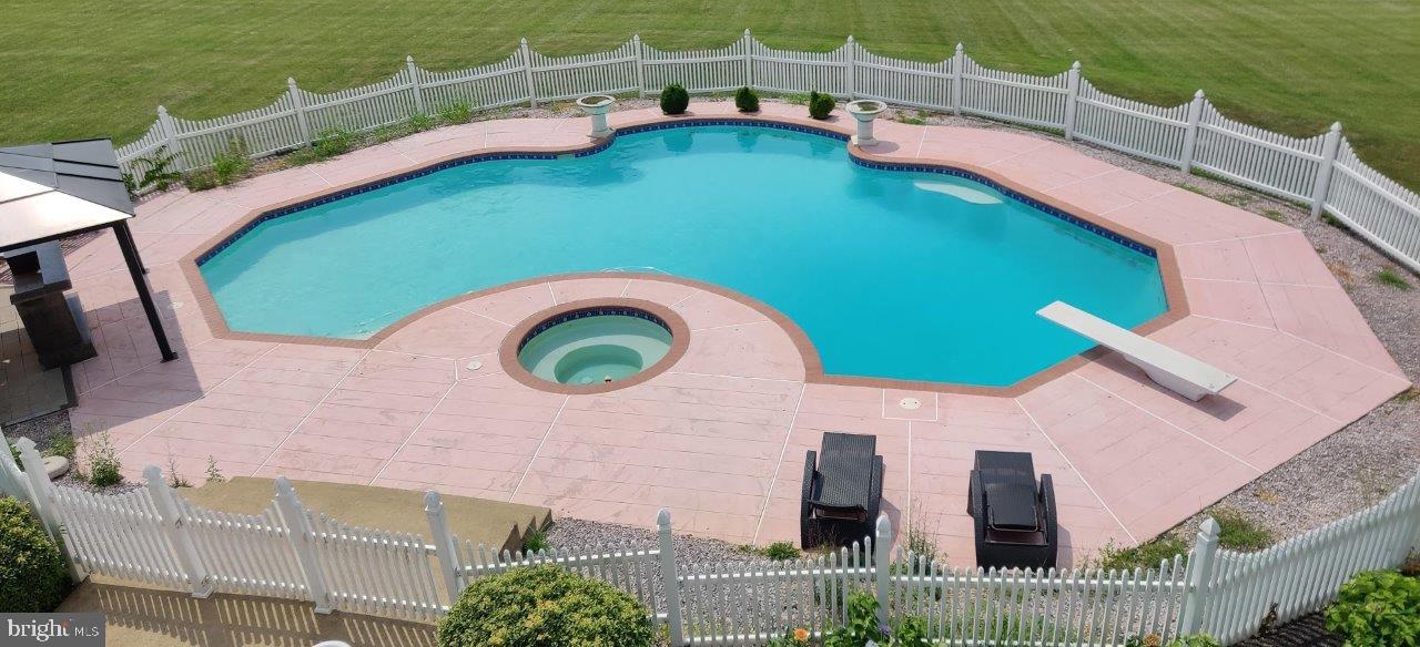 BEACON HILL - Residential