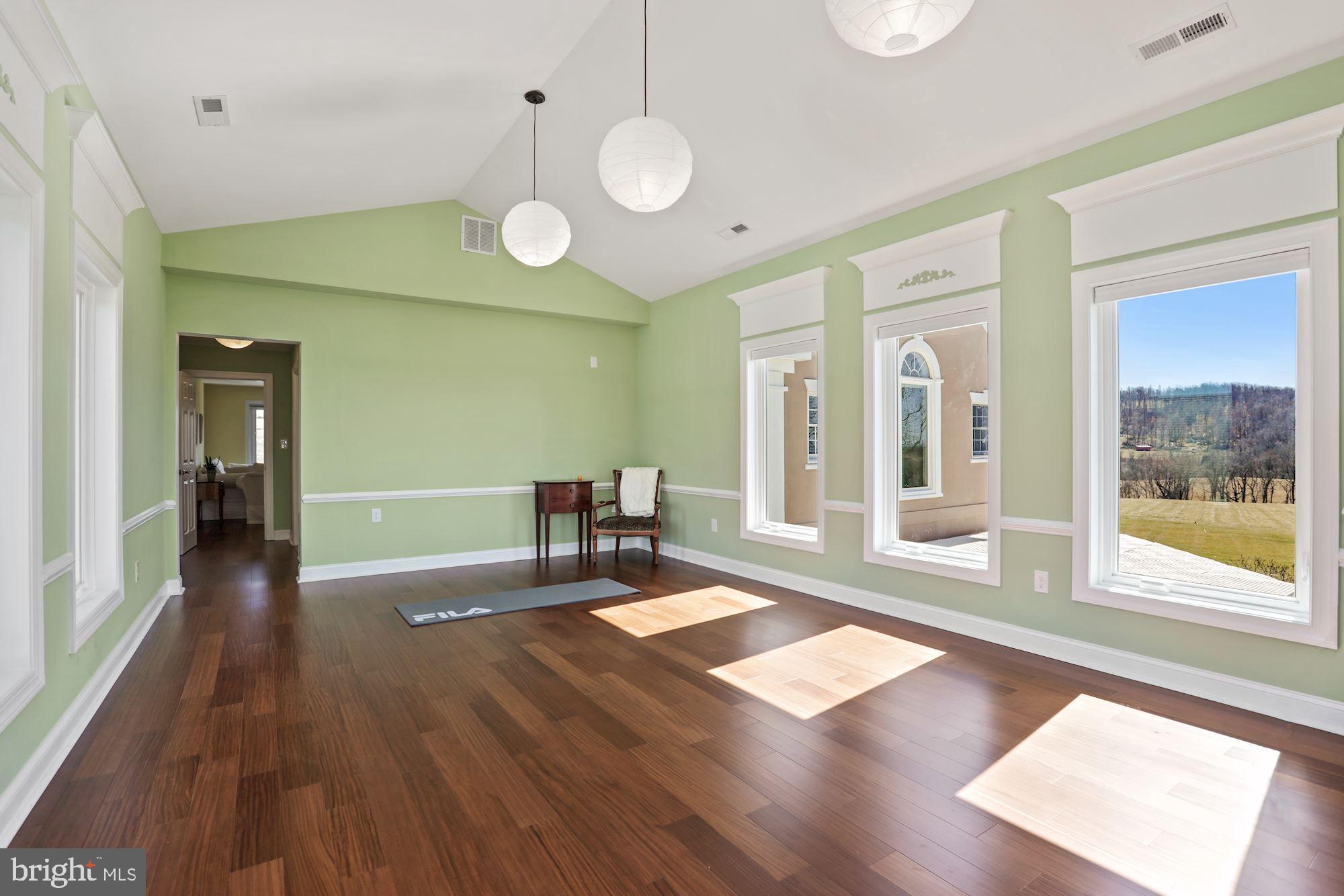 BEACON HILL - Residential