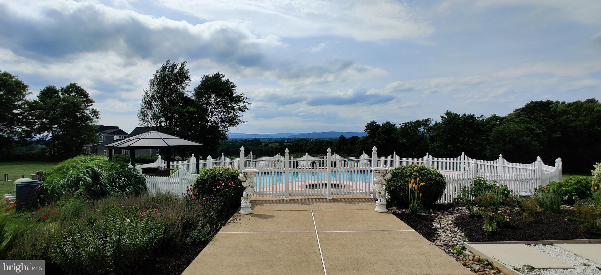 BEACON HILL - Residential