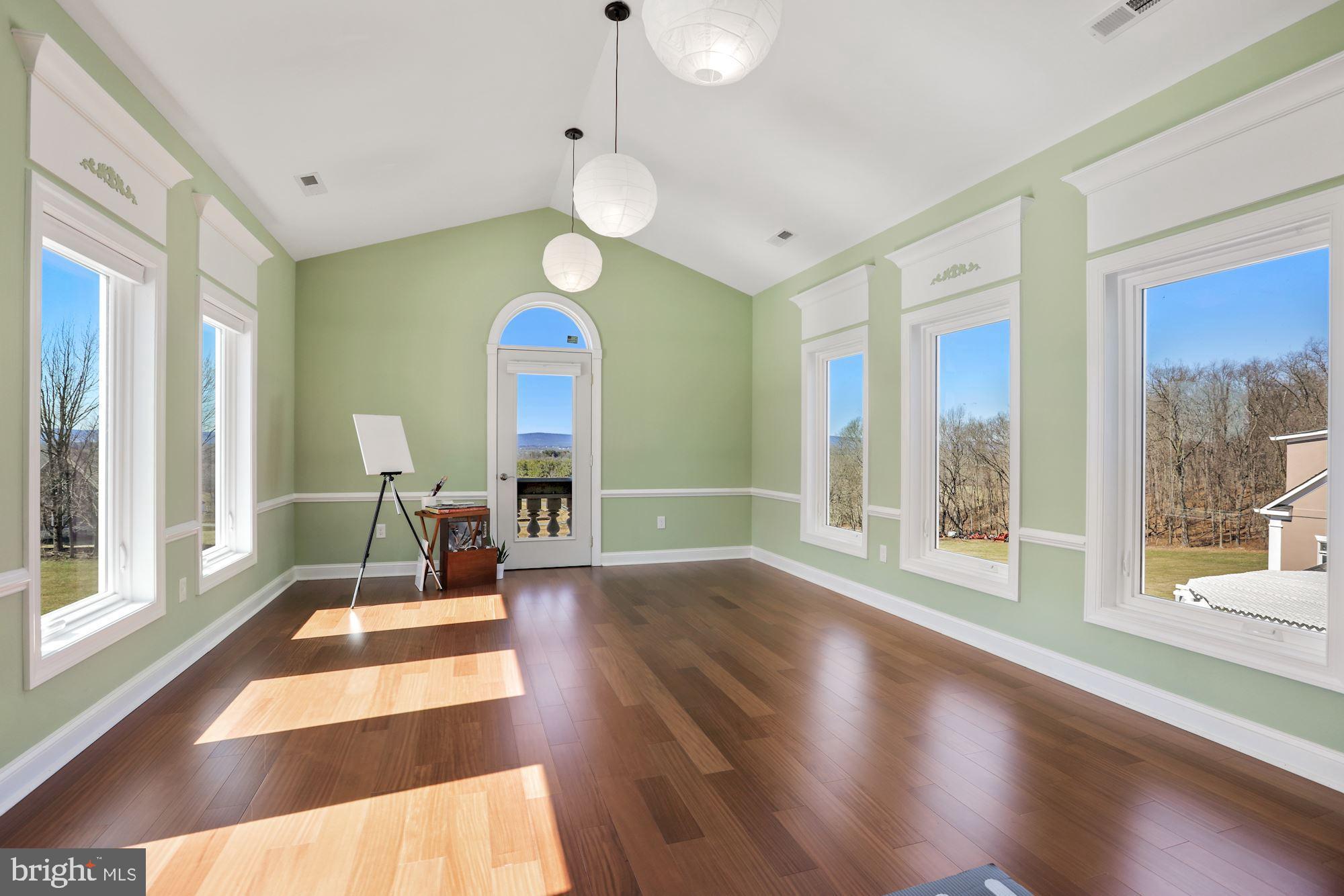 BEACON HILL - Residential