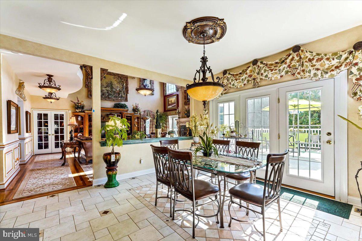 RIVERCREST - Residential