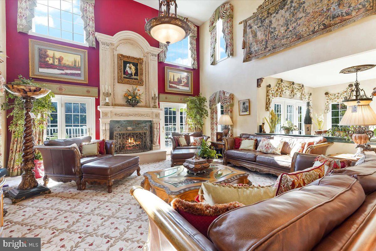 RIVERCREST - Residential