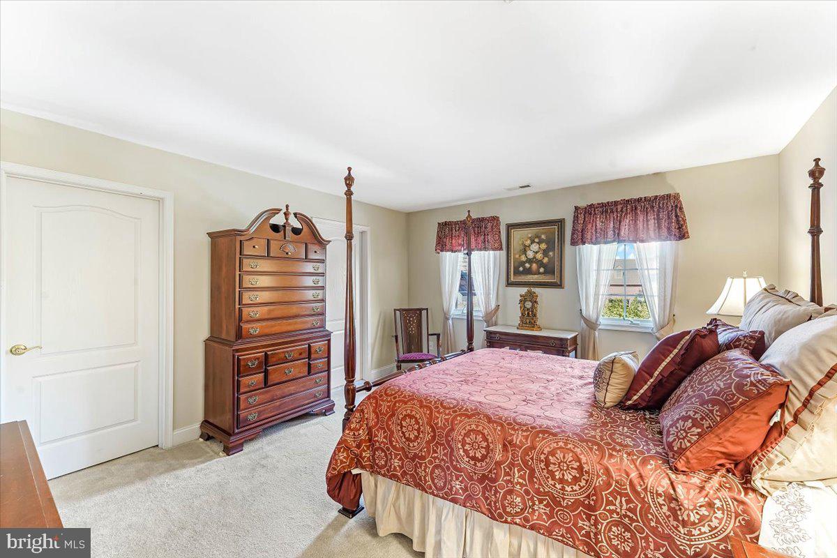 RIVERCREST - Residential