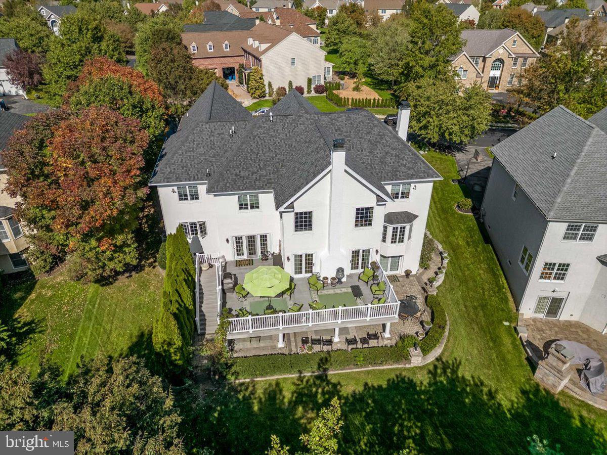 RIVERCREST - Residential