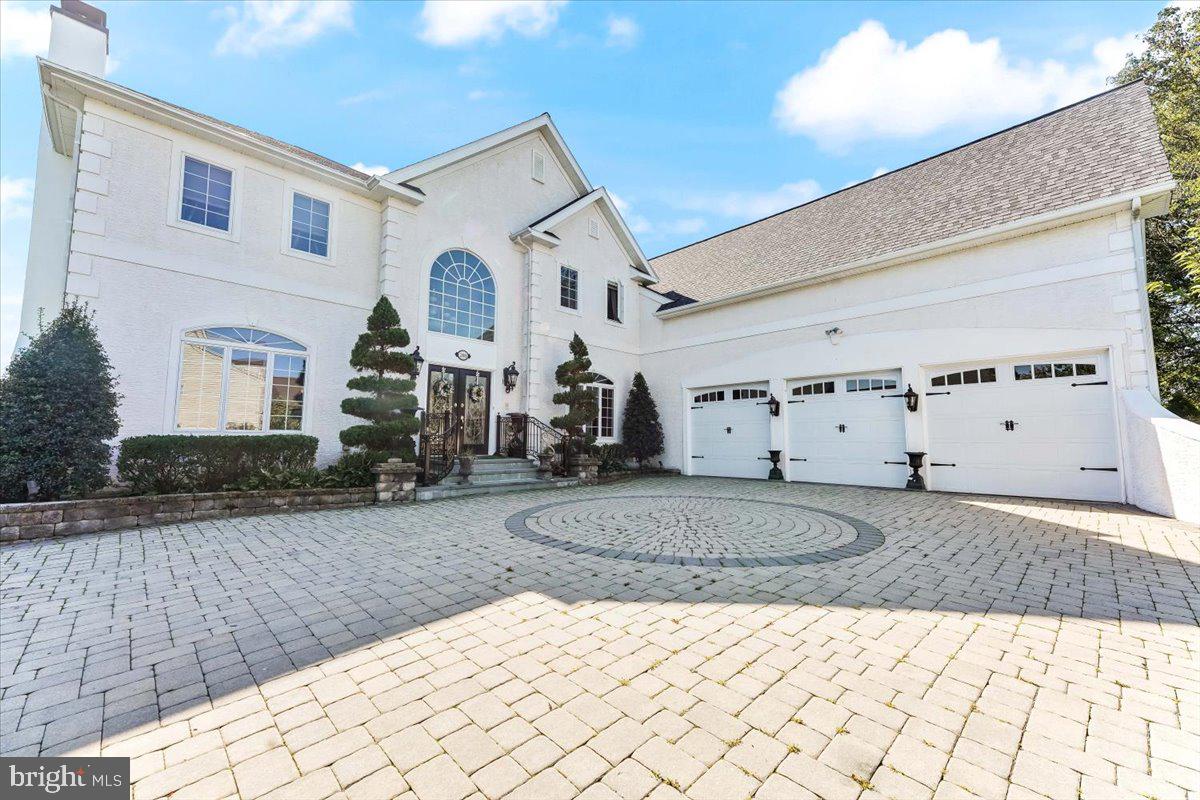 RIVERCREST - Residential