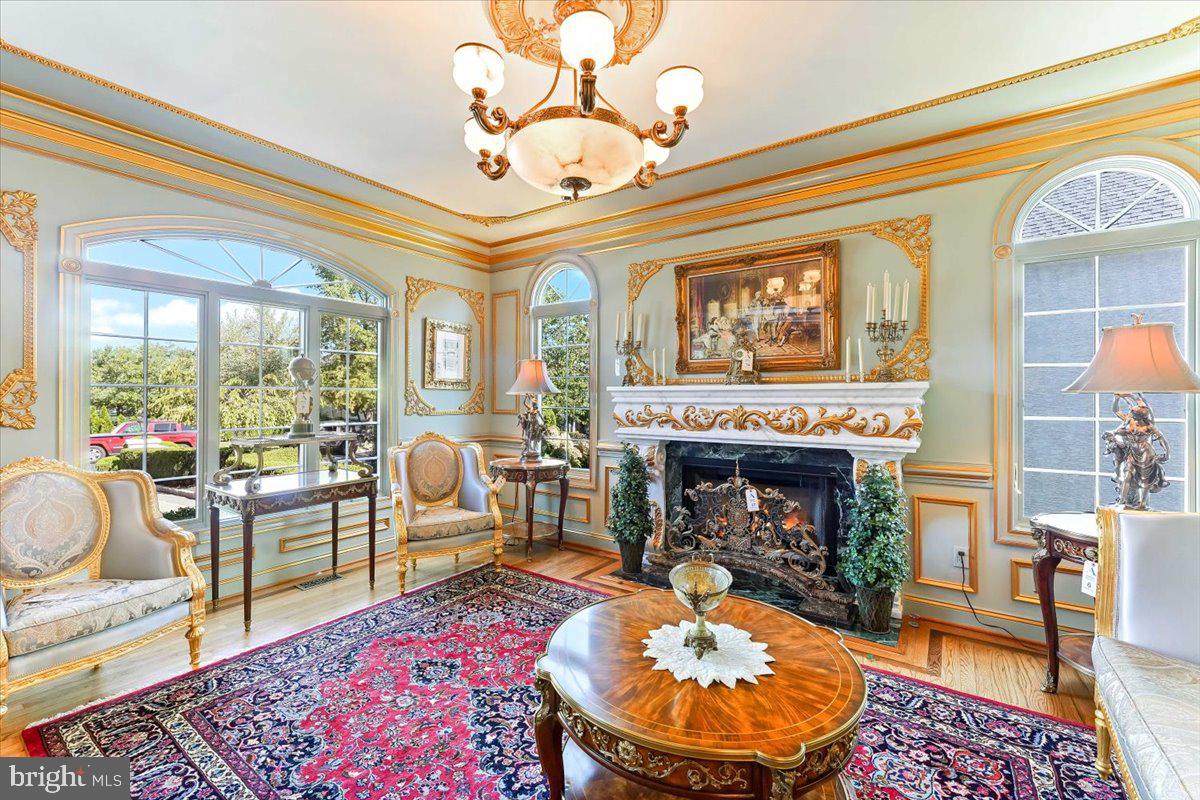 RIVERCREST - Residential