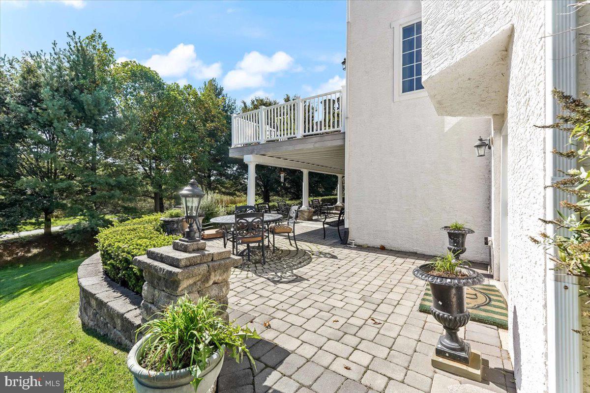 RIVERCREST - Residential