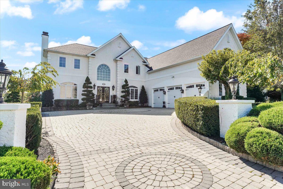 RIVERCREST - Residential