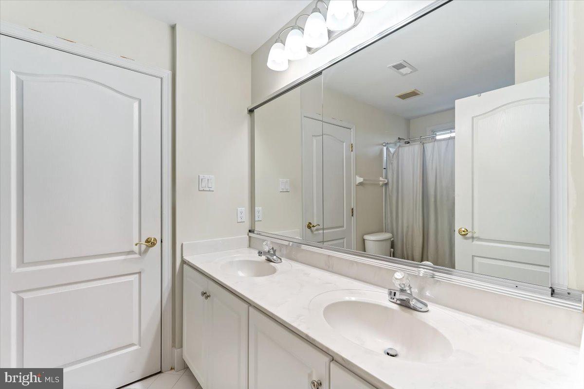 RIVERCREST - Residential