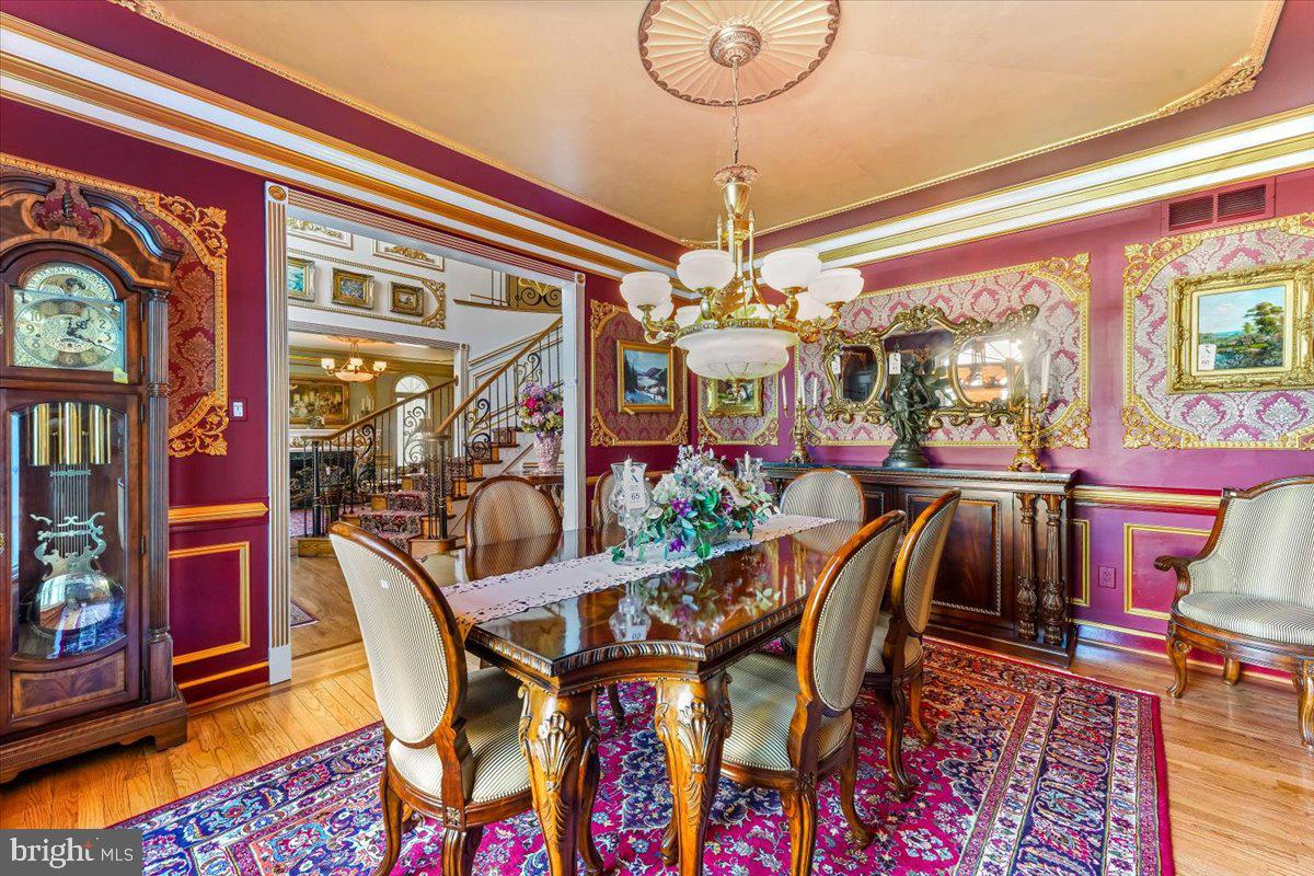 RIVERCREST - Residential