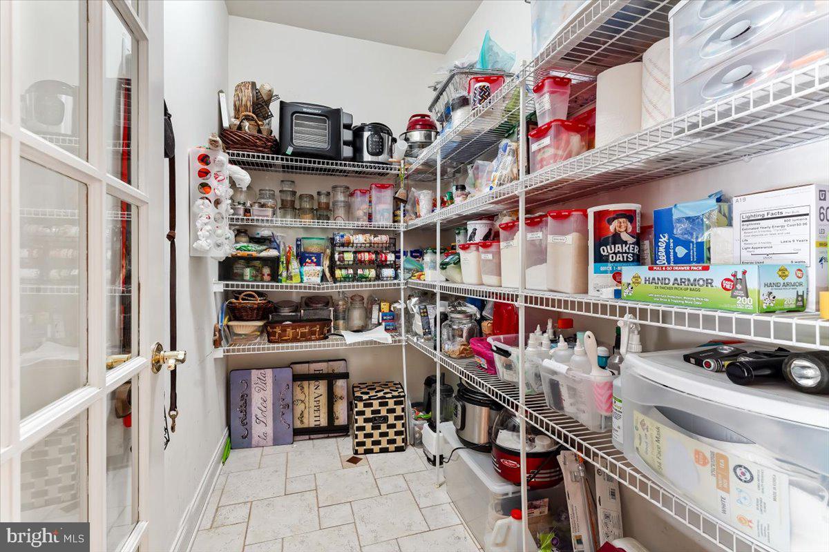 RIVERCREST - Residential