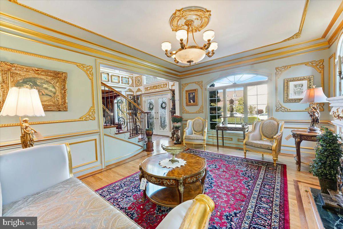 RIVERCREST - Residential