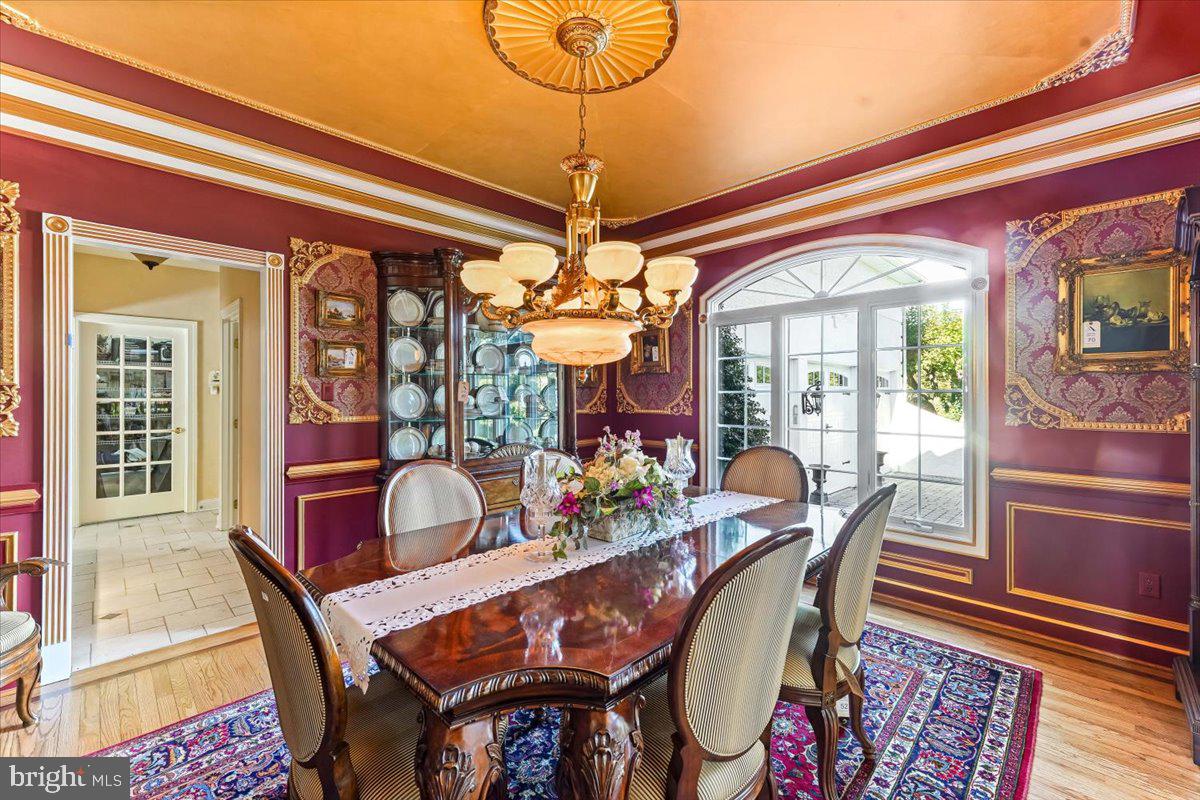 RIVERCREST - Residential