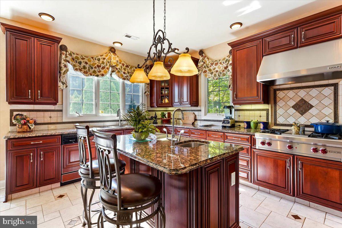 RIVERCREST - Residential