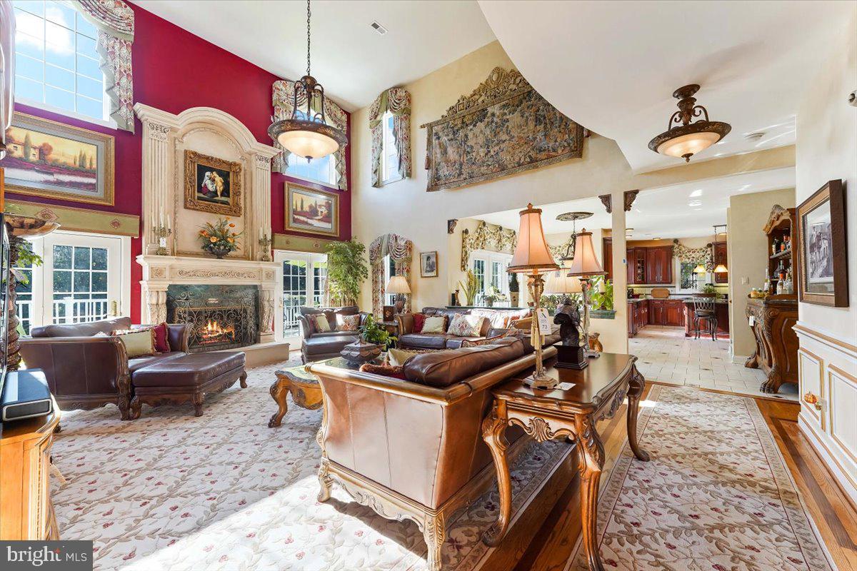 RIVERCREST - Residential