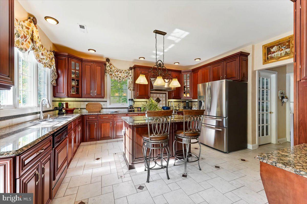 RIVERCREST - Residential