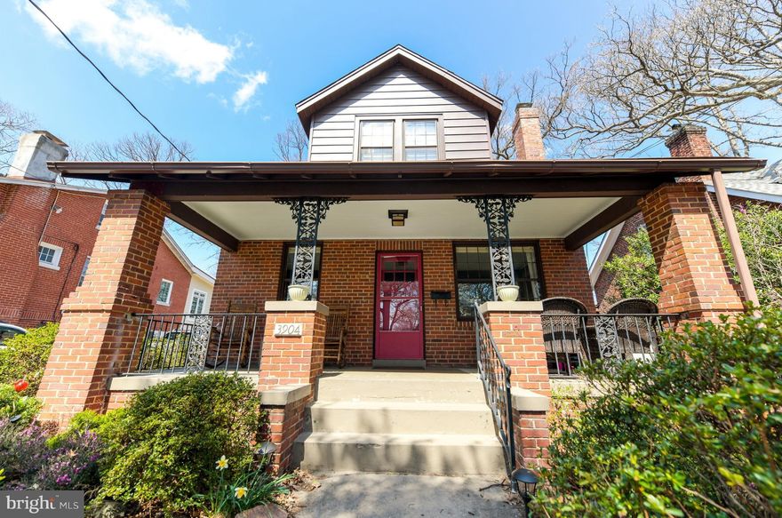 Very nice 3 bedroom bungalow. finished basement. Rear deck and screened porch. Off street parking. Fenced rear yard. @ full , and one half baths. Near shops, new whole foods, restaurants, and METRO. Great price.