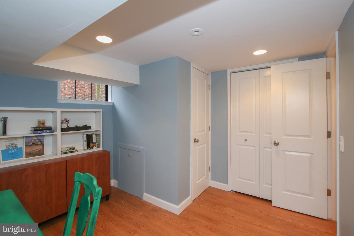 HYATTSVILLE HILLS - Residential