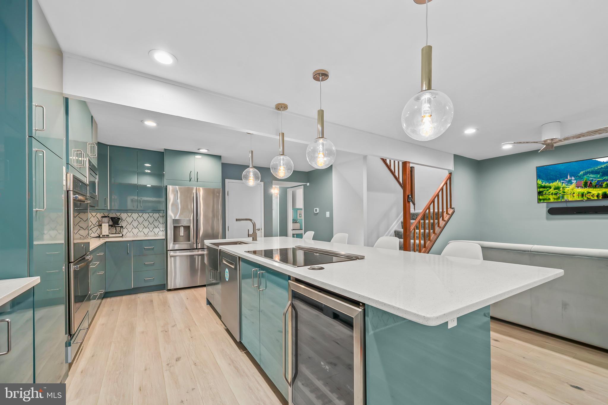 RESTON - Residential