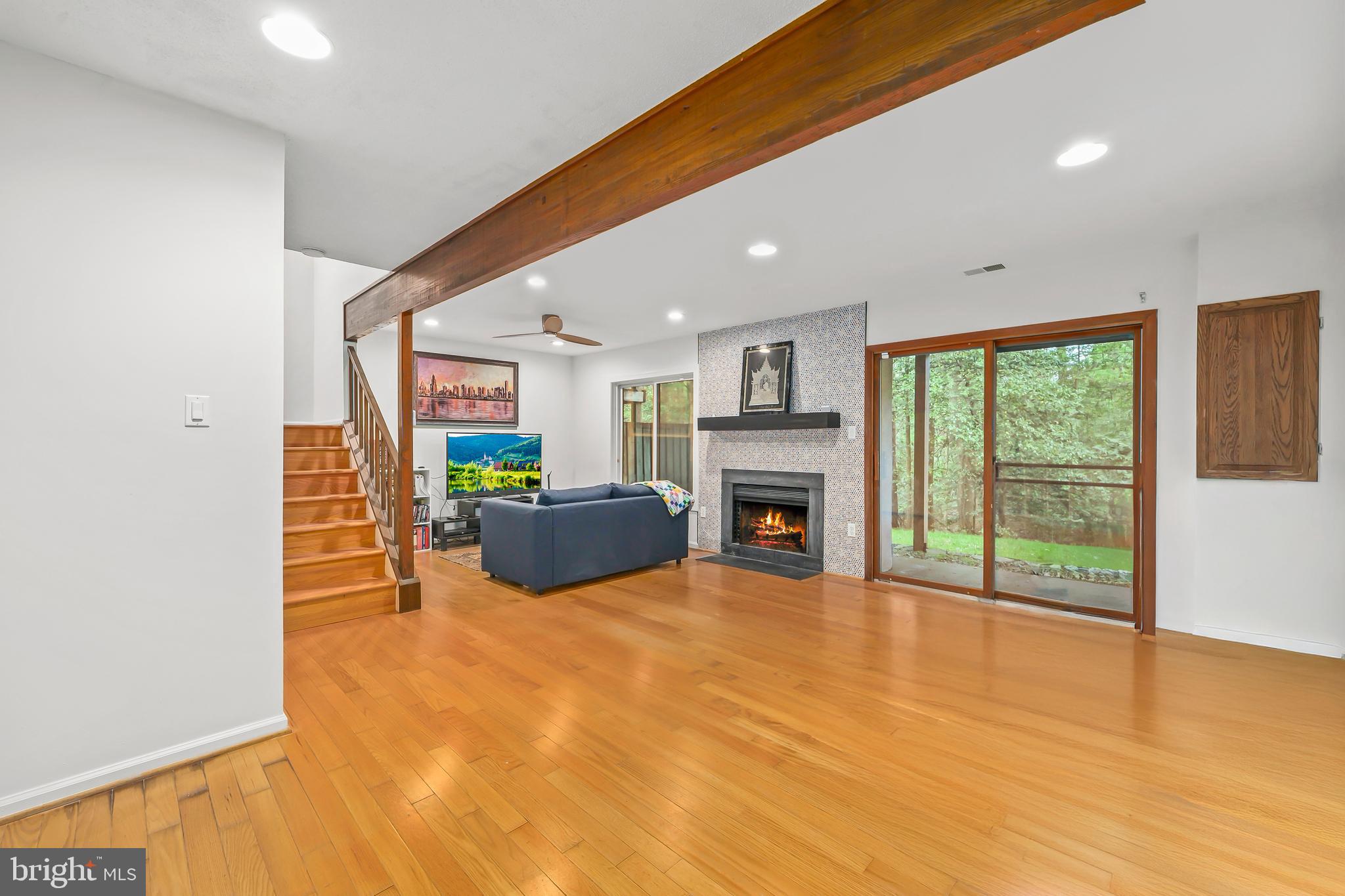 RESTON - Residential