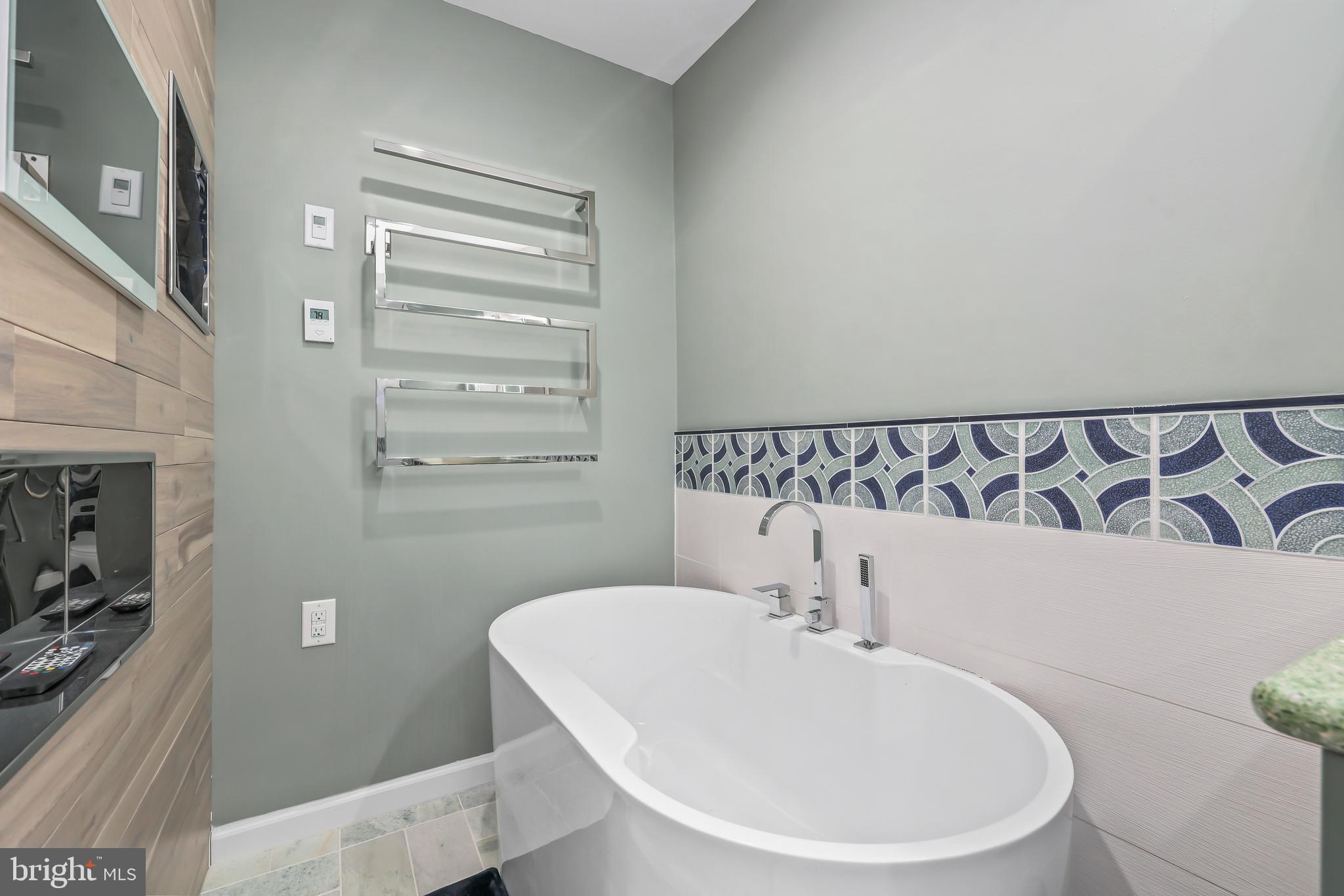 RESTON - Residential