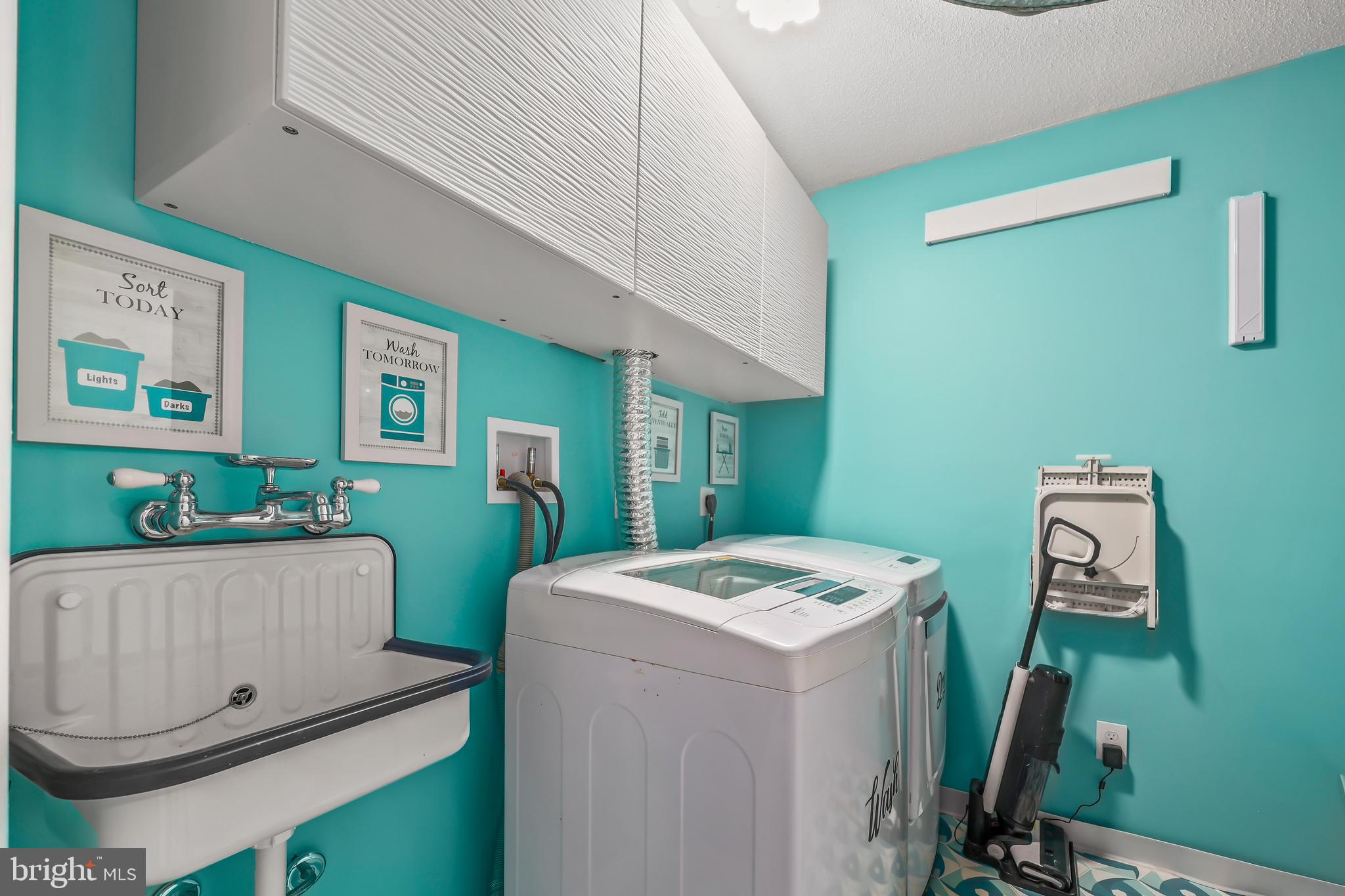 RESTON - Residential